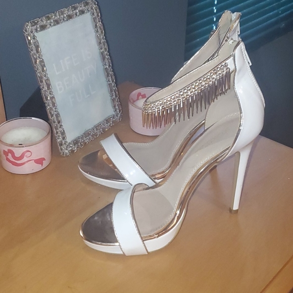 White and gold tasle heels!! - Picture 3 of 4